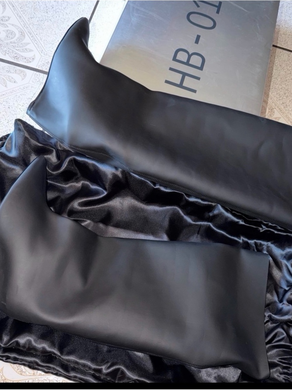 Yeezy Black Pointed Toe Heeled Boots New size 6